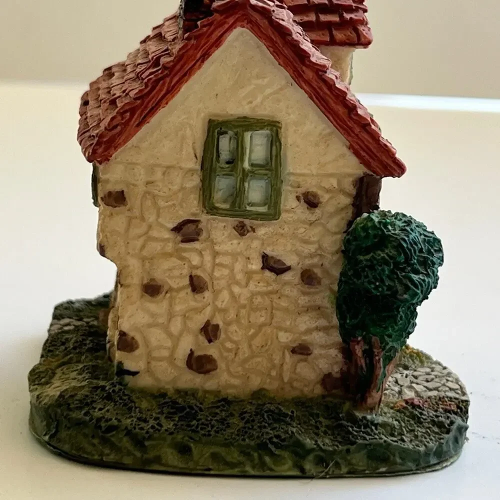 Vintage Dickens Village miniatures “ Crown Tree Inn”